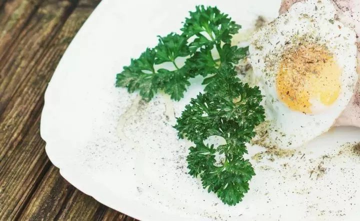 把自家破后院谎称为高级餐厅,7个月做到伦敦餐厅NO.1