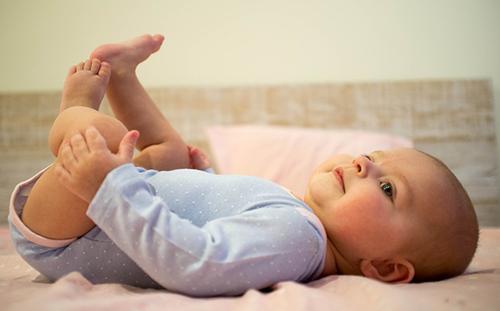 宝宝拉肚子，新生儿腹泻？如何应对，看这里