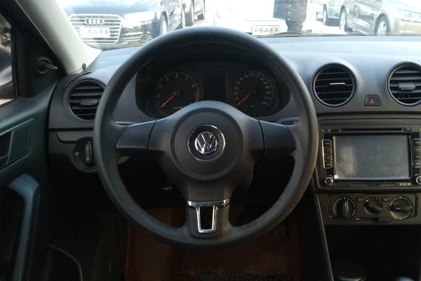 捷达两个面钣金加喷漆多少钱,老款捷达全部喷漆需要多少钱