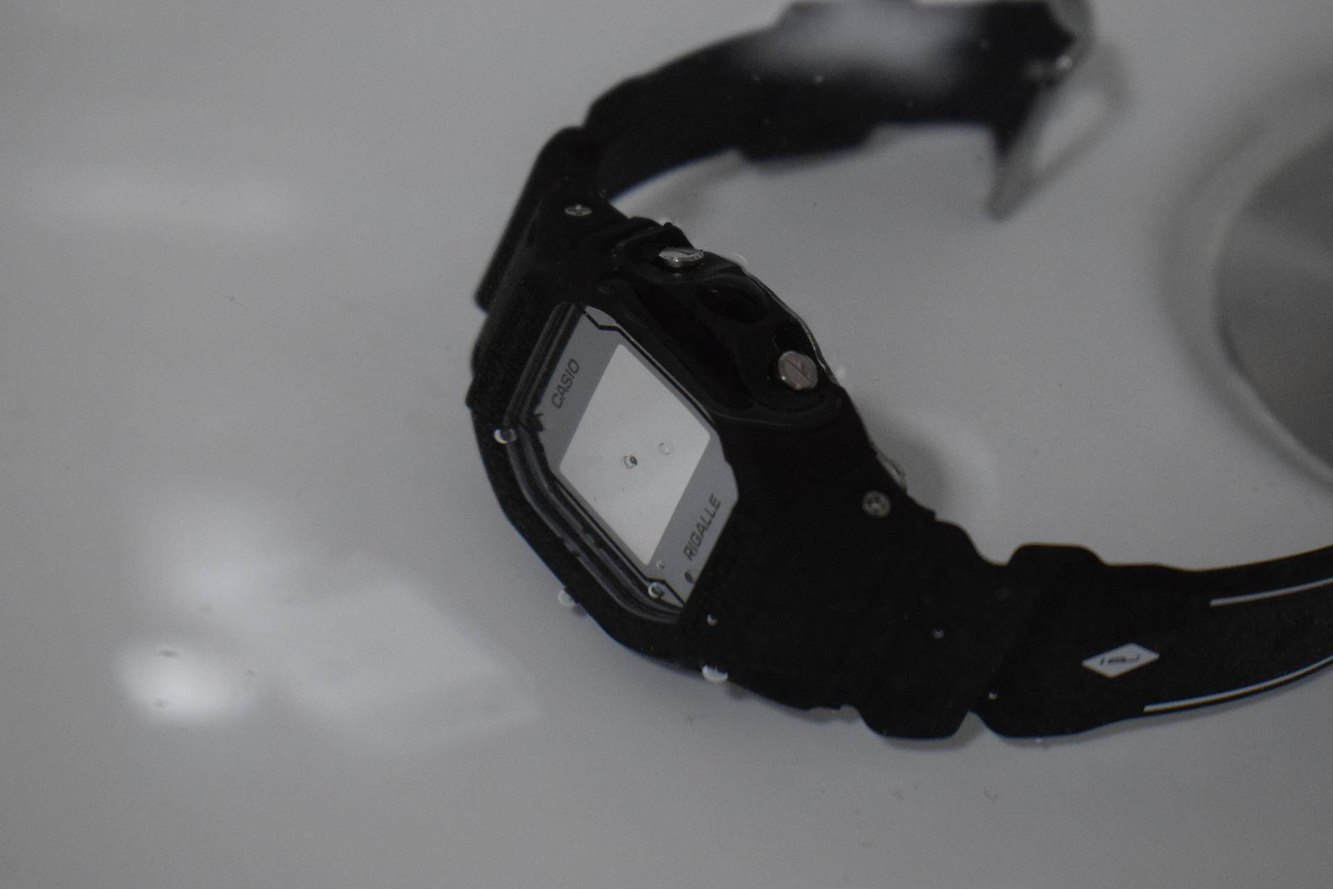 卡西欧dw-H5600值得买吗,卡西欧bw5600pgb