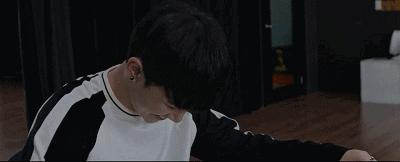 影帝大叔*恋虐**18岁小鲜肉，这部韩国年度同性大戏美炸翻！