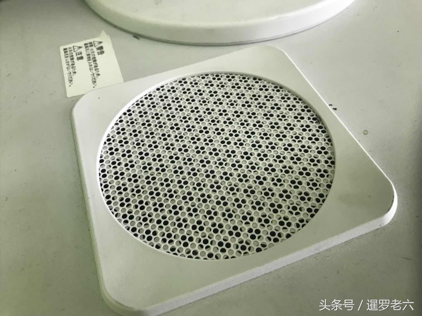 曼谷小学看见一台日本原装的爱普生电脑,您觉得能顺利玩吃鸡不?