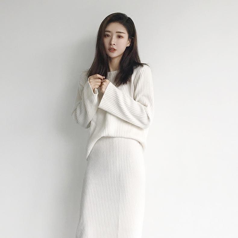 羊毛衫太宽了怎么样穿才洋气,哪种款式的羊毛衫单穿也很时尚