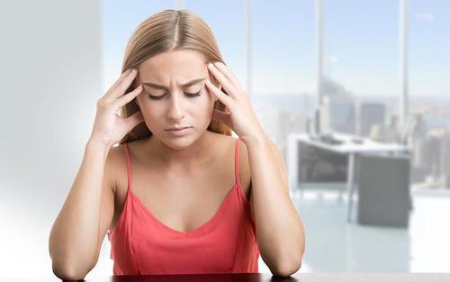 雌激素偏低引起脸上长粉刺,雌激素偏低月经不来怎么办