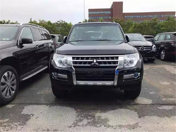 兰德酷路泽途乐路虎卫士谁更耐用,途乐路虎2022款落地价多少钱