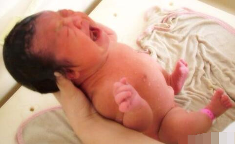 瀹濆疂浠庡辜鍎垮洯鍥炴潵鑴镐笂鏈変激,瀹濆疂楦¤泲鍙戠孩