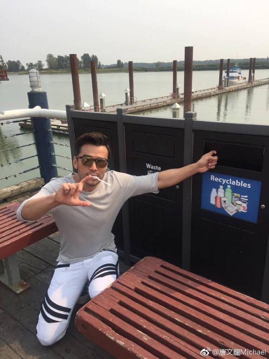 唐文龙颜值巅峰,唐文龙与路人合影