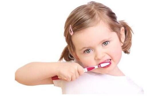 为什么有些孩子牙齿特别容易烂,儿童牙齿不齐的原因和解决方法