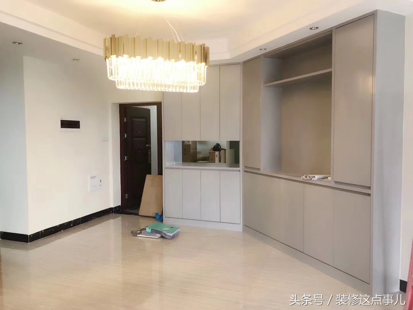 门口卫生间吊灯效果图,新房进门灯装修风格简约大气