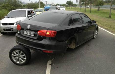 行驶中断轴会怎么样,车辆断轴怎样赔偿