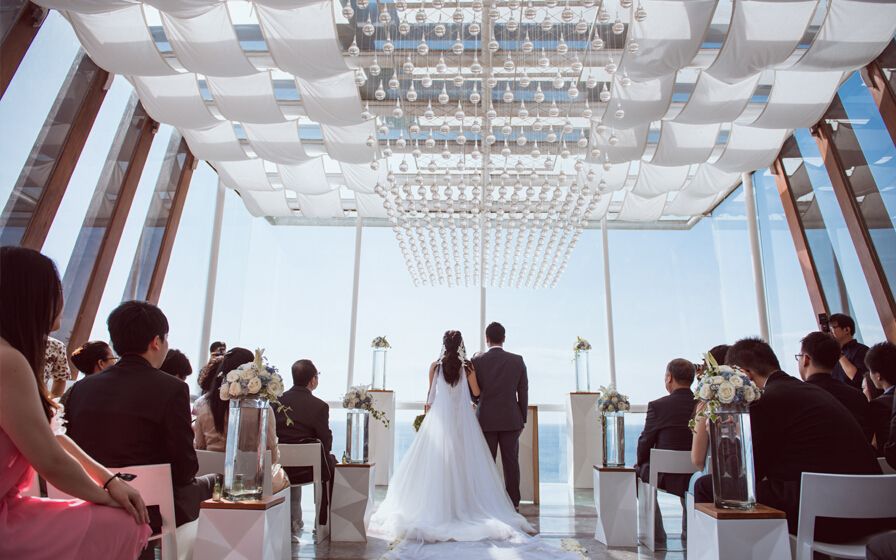 婚礼新娘婚纱怎么选,如何根据婚礼场地选婚纱