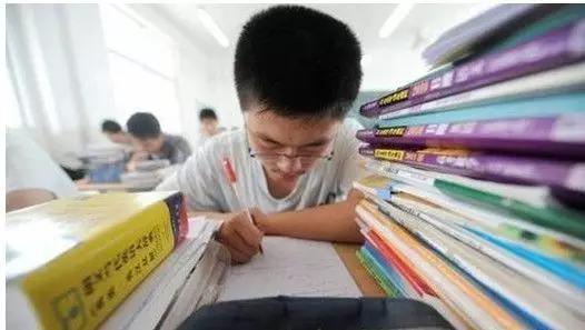 安徽这些地区高考生可降分录取,2022安徽高考文科分数线会降吗