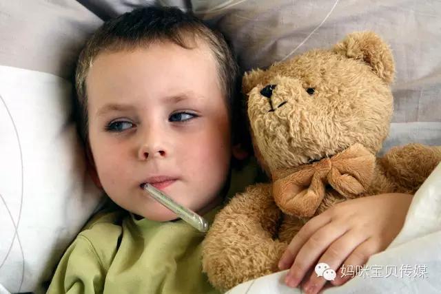 宝宝高烧38.9仍在睡觉需要叫醒吗,宝宝发烧38.7睡着了要叫醒吃药吗