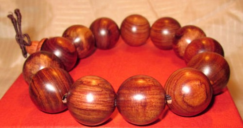 有功效的手串,木质手串和佛珠的区别