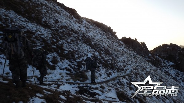 07式军靴和17式军靴对比,中国陆军07式军靴