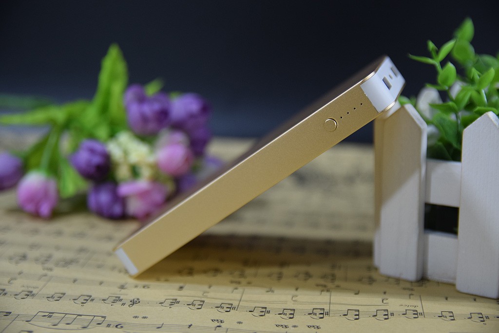 将土豪金装进口袋，和MacBookPro同工艺的必备神器