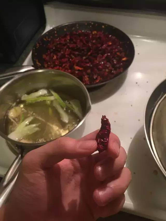 身在异乡，如何做一碗勾魂的麻辣小面