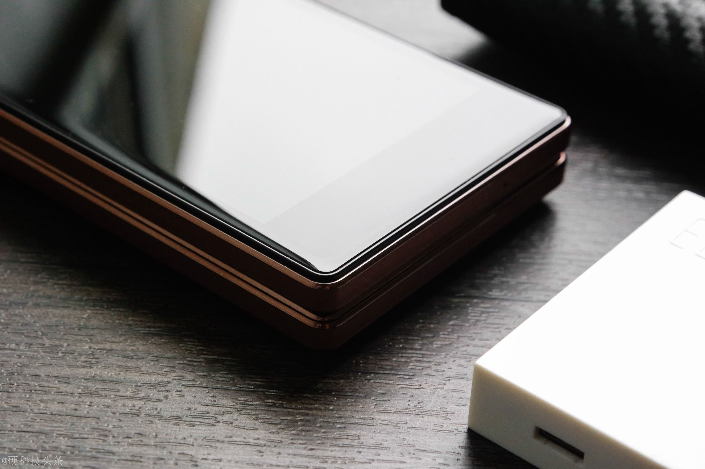 金立翻盖手机w909哪年上市,金立翻盖款w919开箱