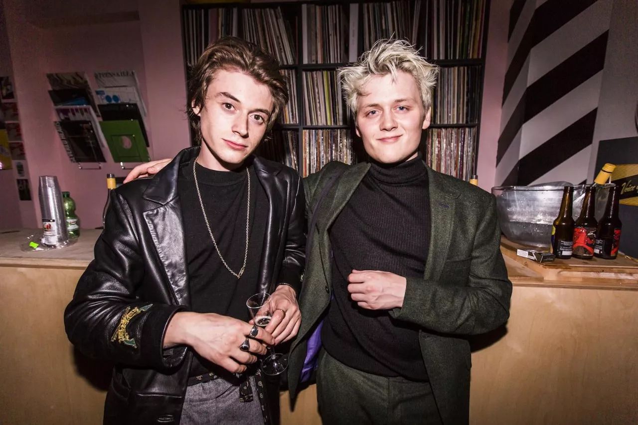 把自家破后院谎称为高级餐厅,7个月做到伦敦餐厅NO.1