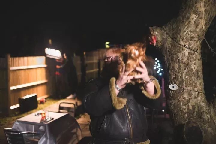 把自家破后院谎称为高级餐厅,7个月做到伦敦餐厅NO.1