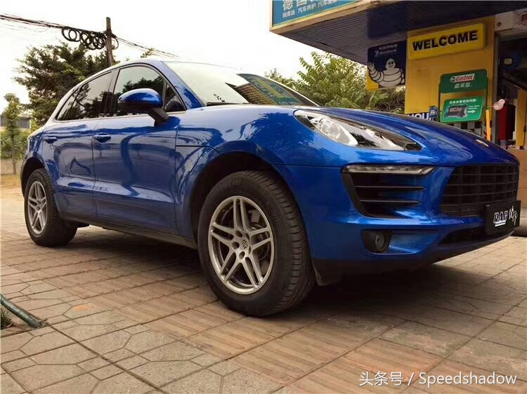 macan新车落地升级波尔多红,保时捷macan改19寸锻造轮毂