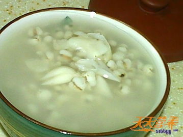 滋阴润燥的银耳莲子百合汤,滋补肾阴的百合