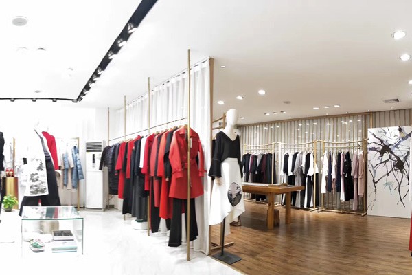 女装怎么才不会有库存,时尚女装店进货和卖货的技巧