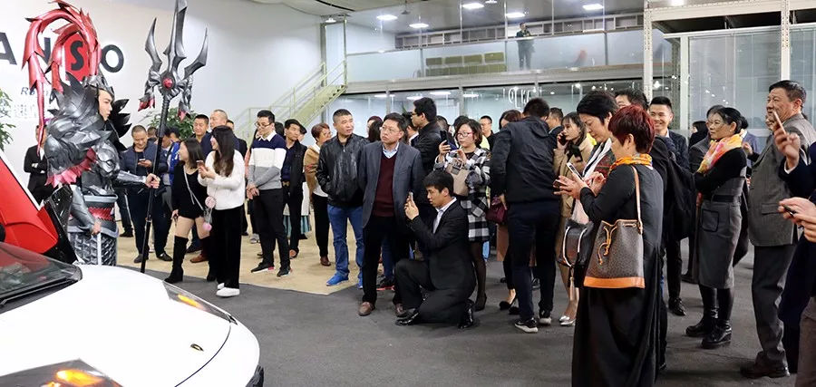 安速皇家共享豪车俱乐部2018香港上市签约仪式在深举行