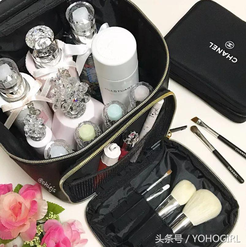 最近买了几本杂志，只是为了附录的化妆赠品！