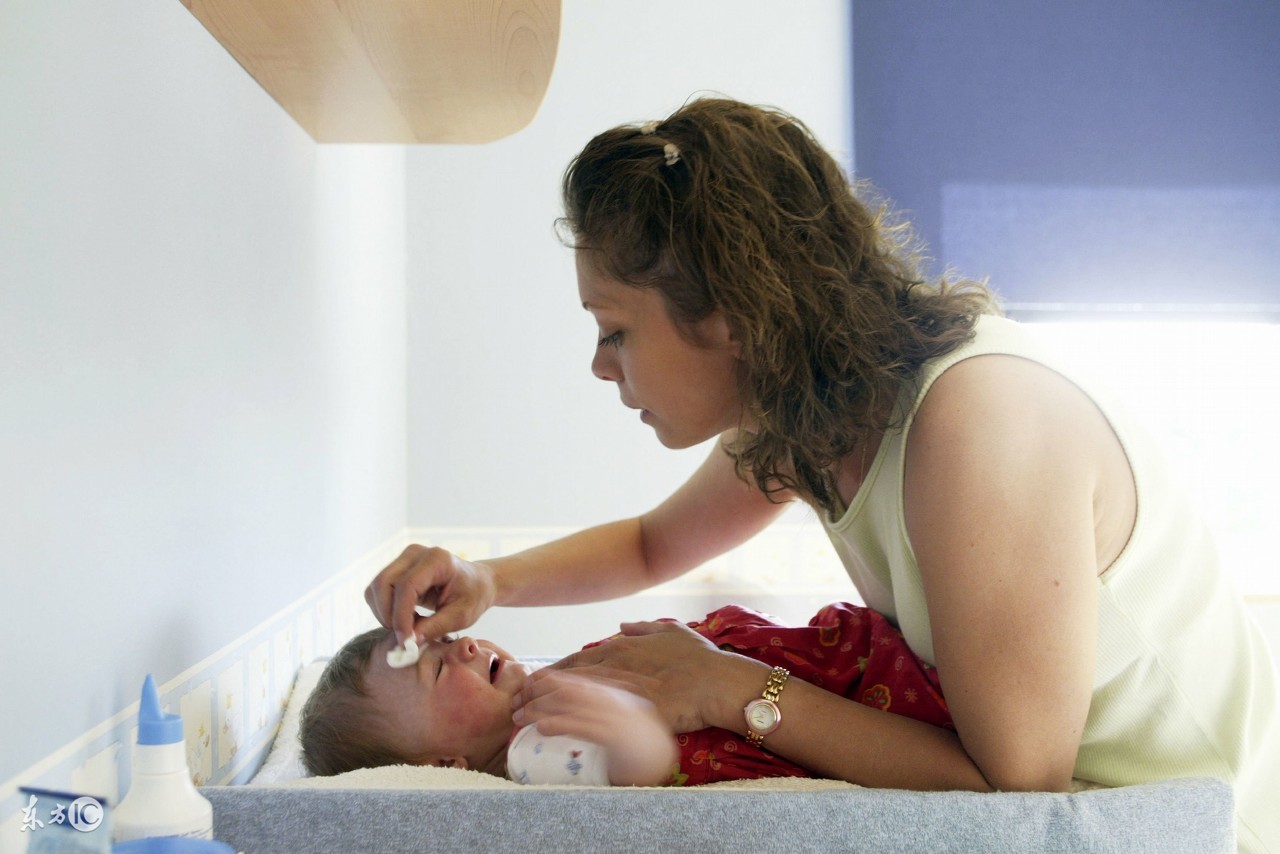 宝宝得了湿疹妈妈千万别走弯路 (宝宝得湿疹是不是很遭罪)