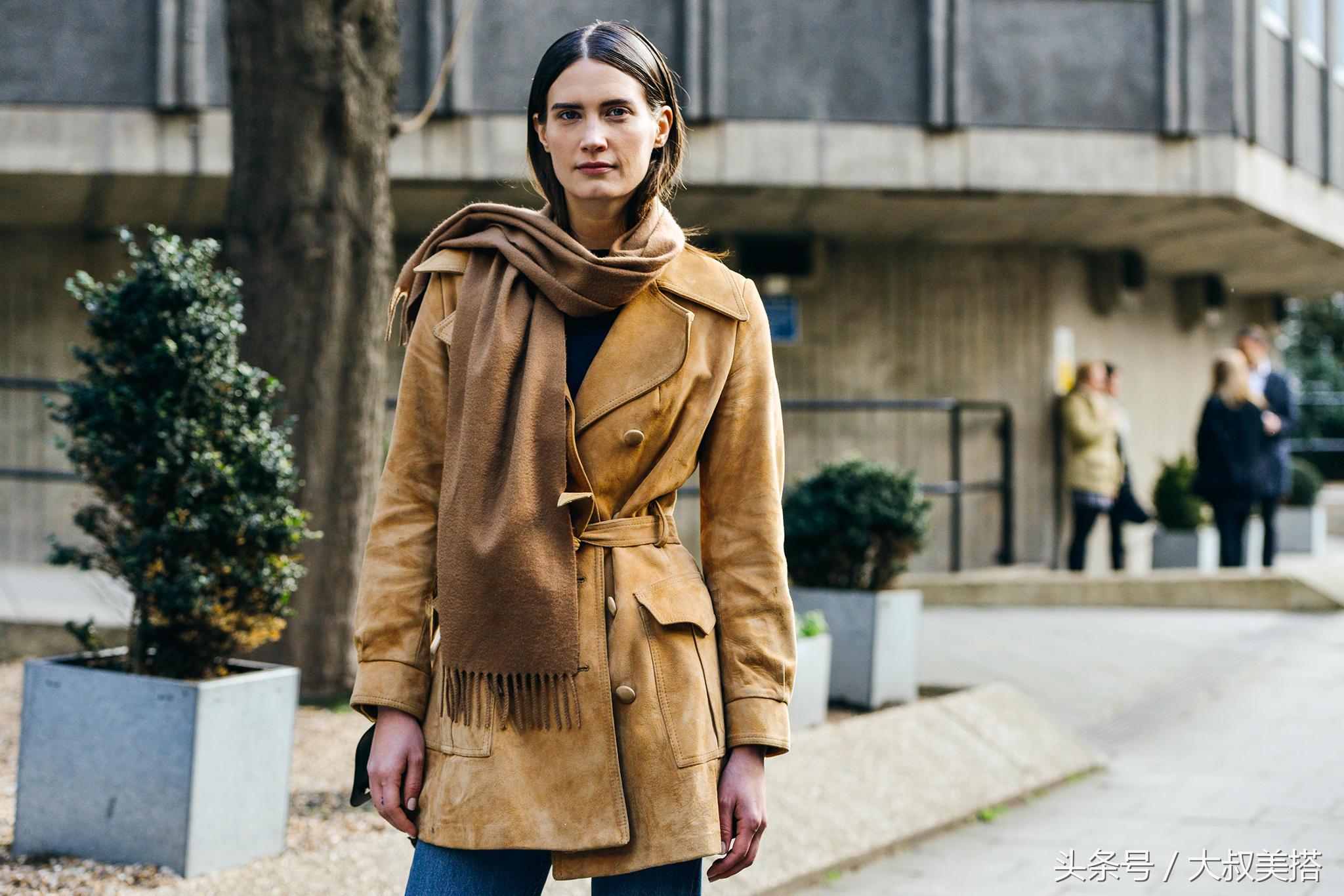 秋冬围巾时髦系法,秋冬围巾怎么披好看