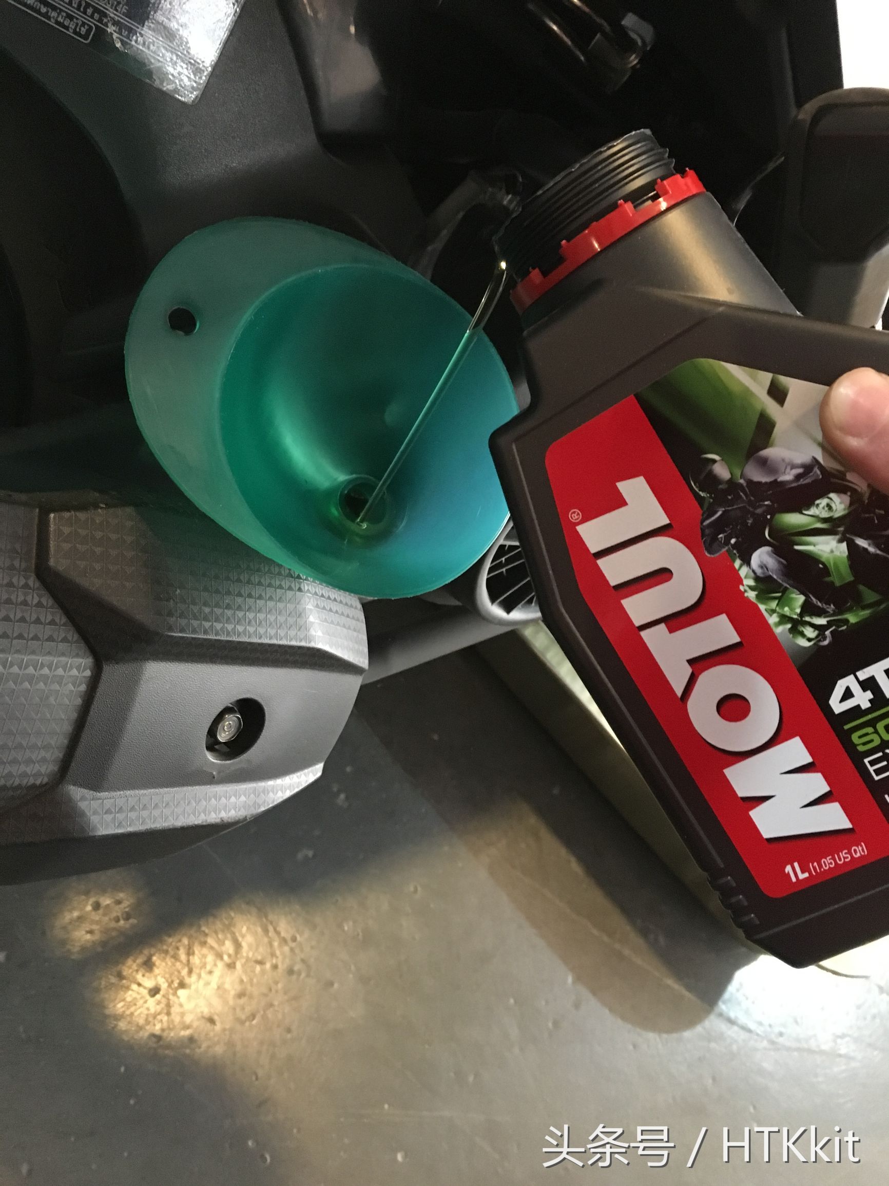 踏板车更换机油教程,本田踏板车如何更换机油