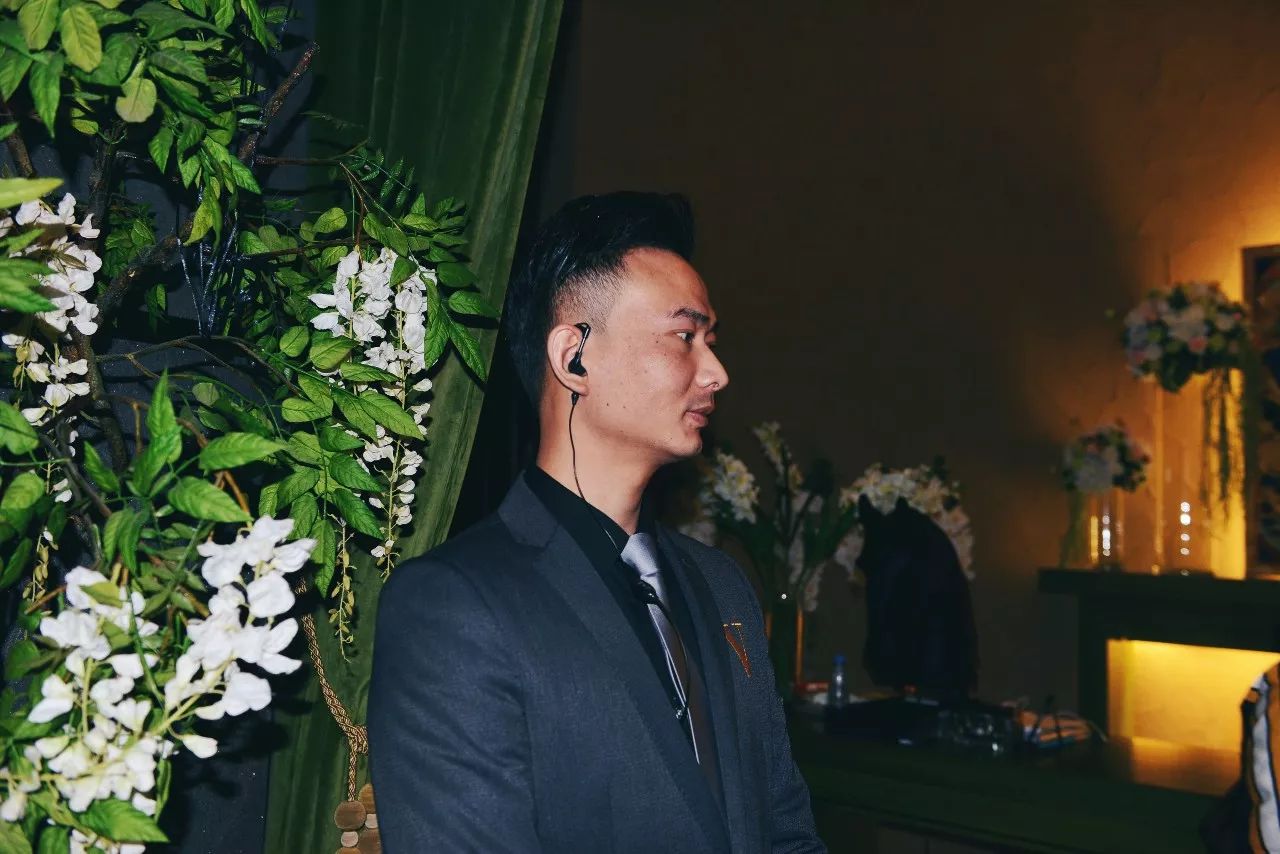 成都最高的酒吧,佳酿、美女、电音、轰趴,这个圣诞在这都能找到