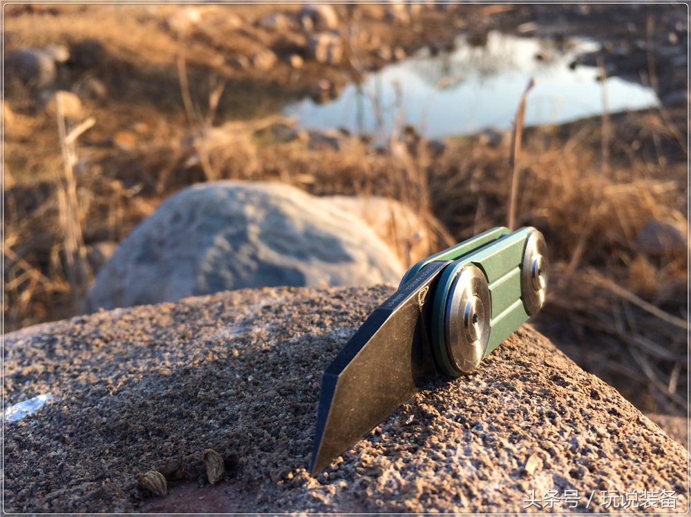 一把小刀的玩具,一把小巧的小刀