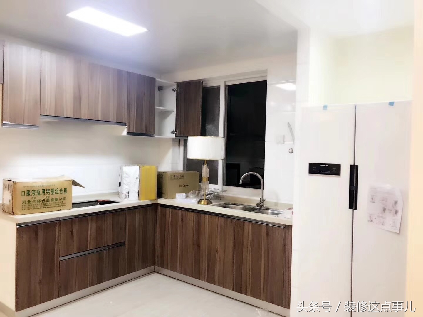 门口卫生间吊灯效果图,新房进门灯装修风格简约大气