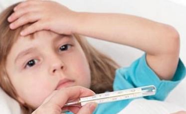 宝宝流感反复高热用药,宝宝流感发烧反复怎么办