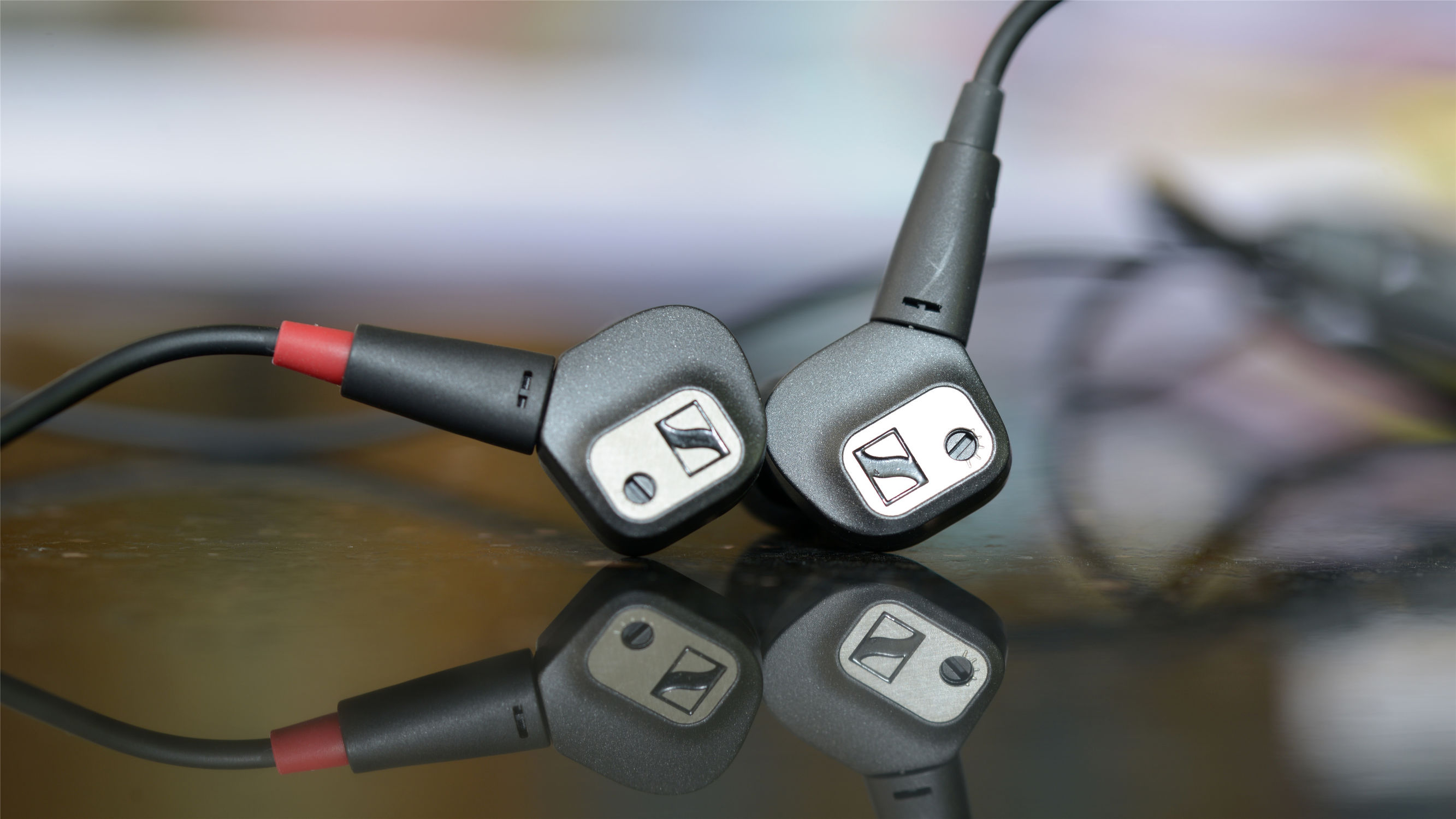 森海塞尔IE80S使用感受，对比拜亚动力谢兰图和hifimanre800