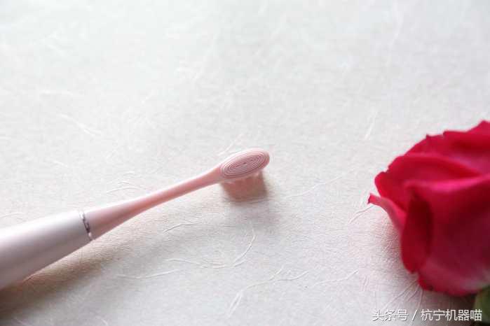 改变刷牙方式？只要一支OcleanOne智能牙刷就可以了