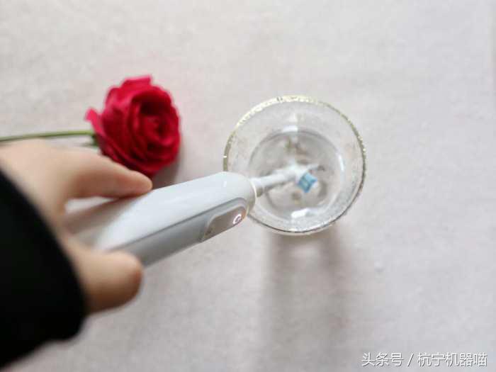 改变刷牙方式？只要一支OcleanOne智能牙刷就可以了