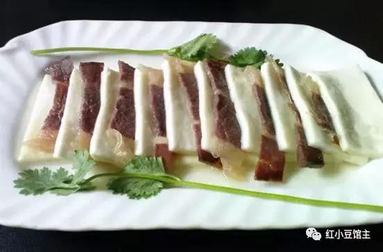 《*瓶金**梅》里的奶事