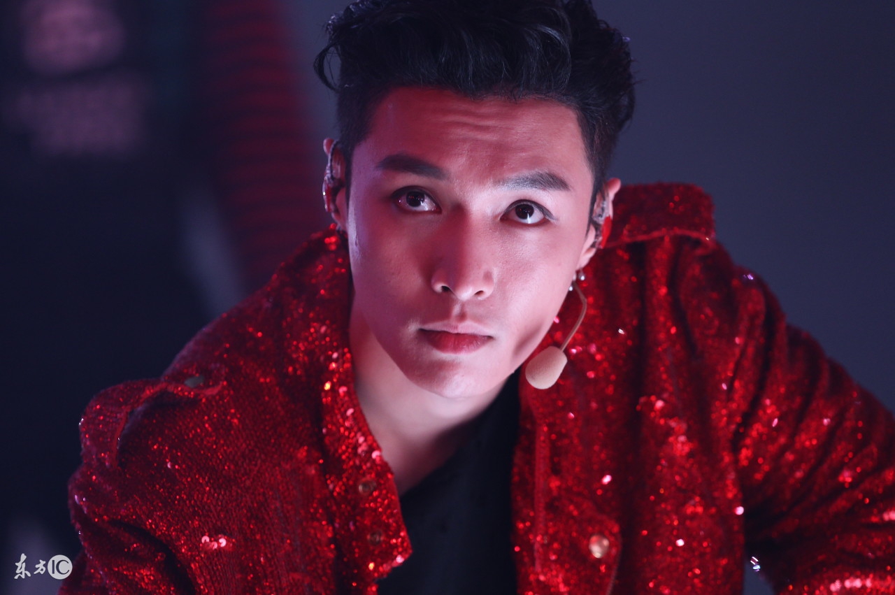 张艺兴现身韩国悼念金钟铉,张艺兴悼念李玟