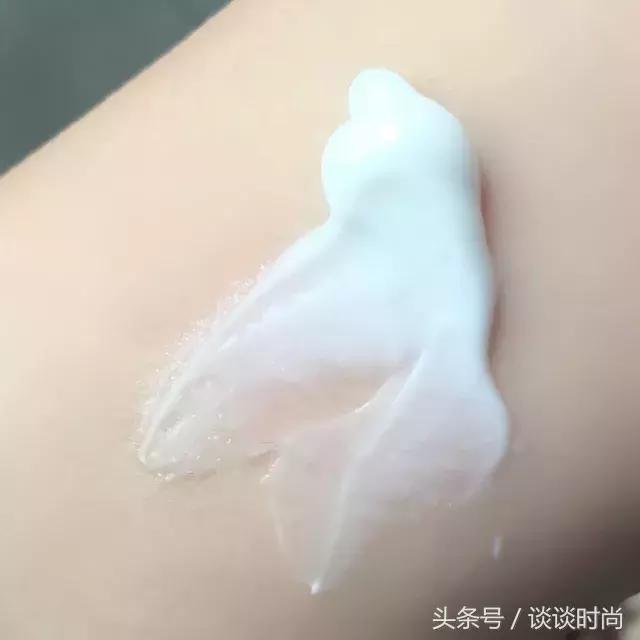 在中国卖粉底液,半价粉底