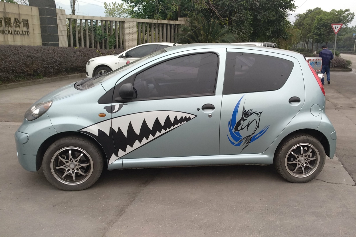 比亚迪f02013款悦酷型,比亚迪f015款炫酷型amt介绍