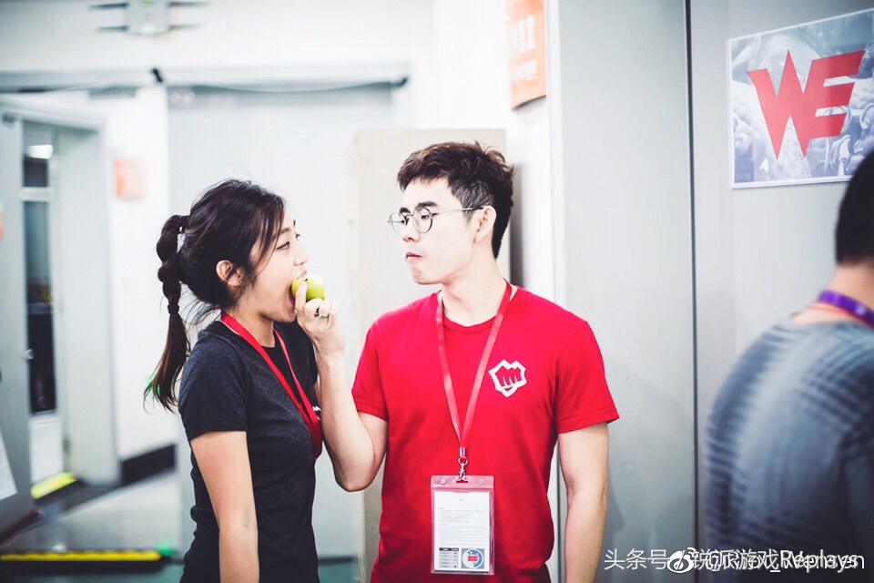 《英雄联盟》成就真爱情假话现实生活也有洛与霞