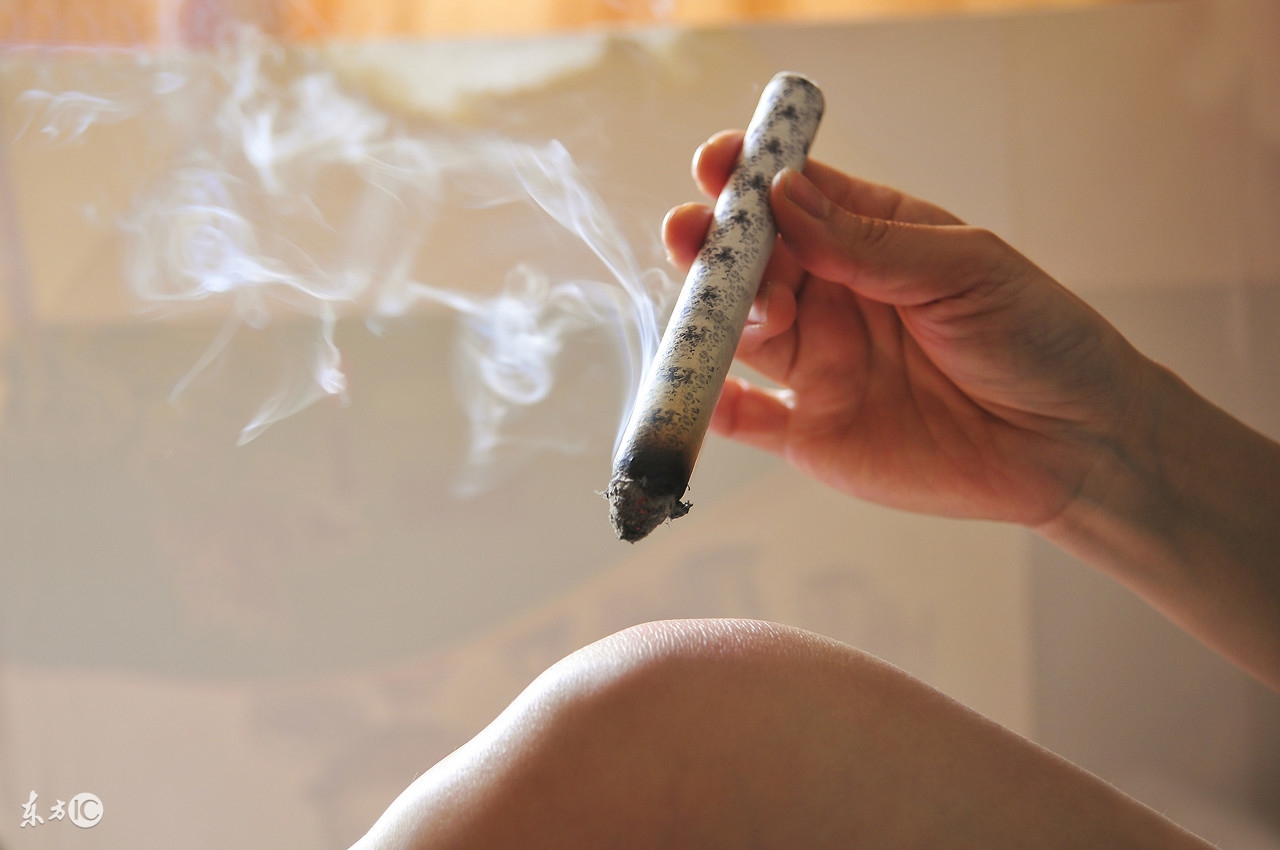 有烟艾灸和无烟艾灸的功效哪个好,中医艾灸养生艾灸要谨记十大禁忌