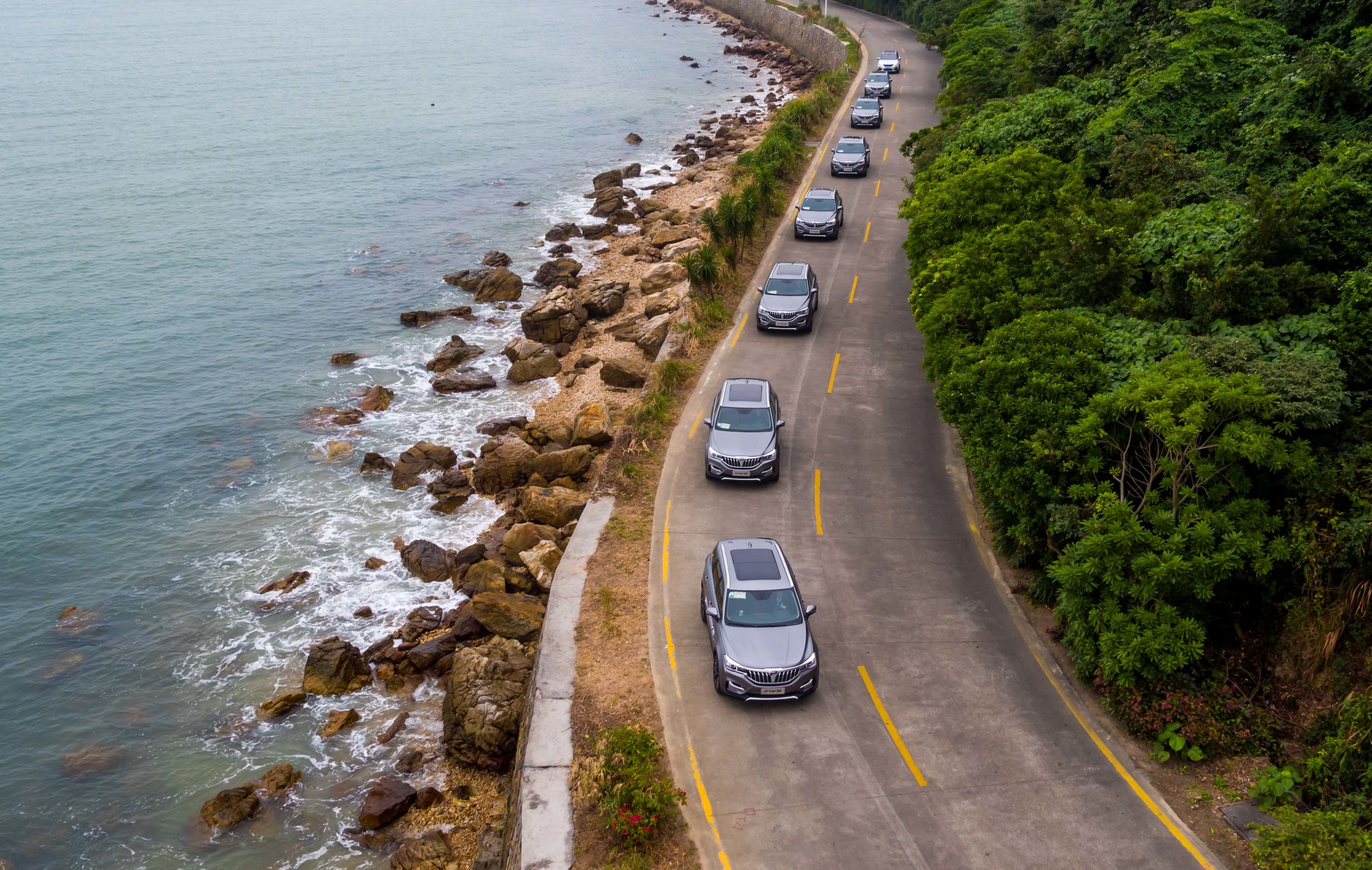 华晨中华v6是什么车型,华晨中华v6怎么样