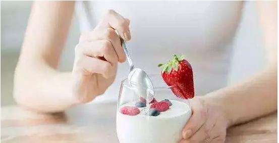 常喝酸奶有哪些保健作用,长期喝酸奶能预防肠癌吗