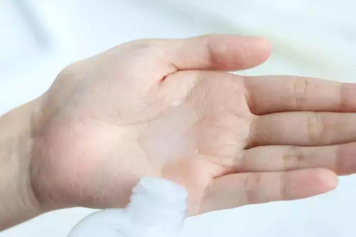 补水唇膏乳液推荐平价 (面膜水乳霜推荐)