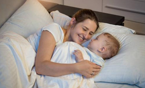 冬天出生婴儿怎么护理皮肤,夏季出生的宝宝该如何去护理