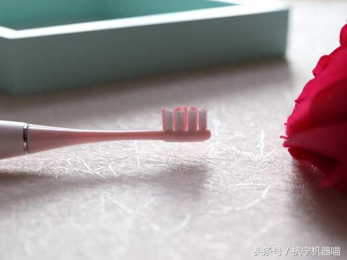 改变刷牙方式？只要一支OcleanOne智能牙刷就可以了